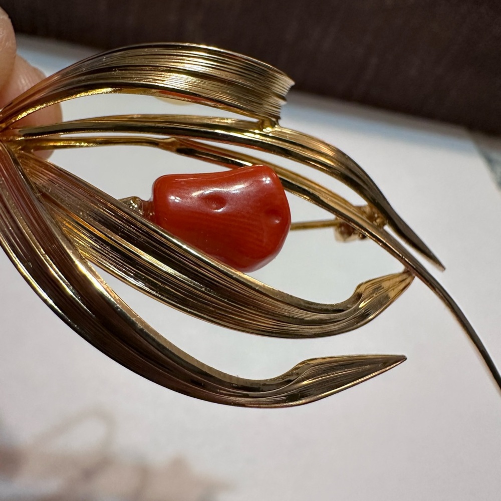 VTG Grosse Dior 1968 Gold tone Signed Red Coral Filigree Brooch Germany - Picture 12 of 13